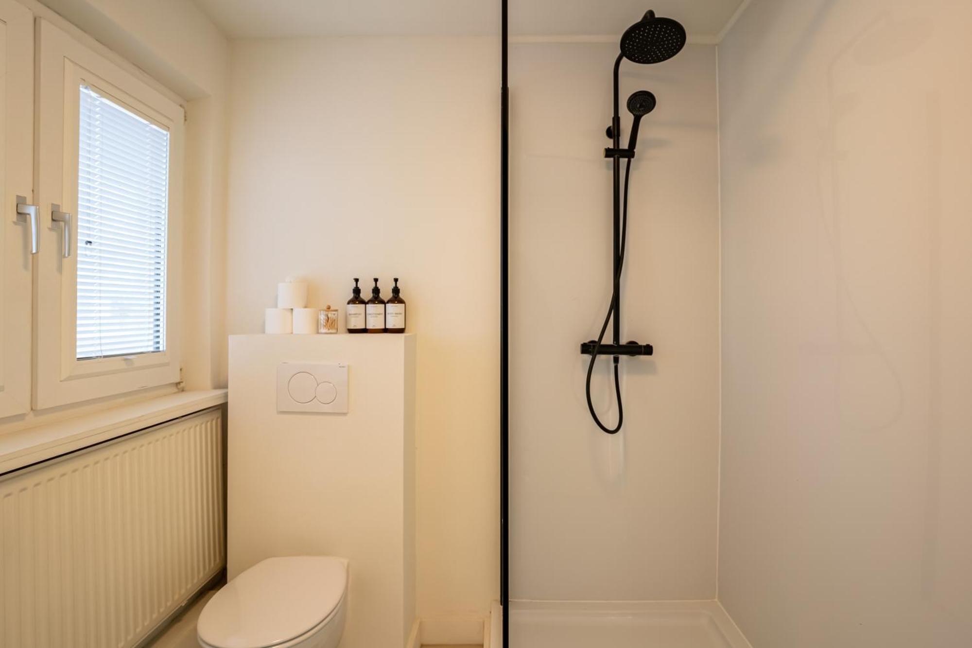 Maas Suites - The River House With Private Sauna Lanaken Exteriör bild